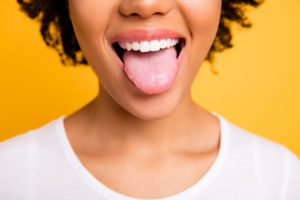 Clean tongue that is created by listening to a dentist.